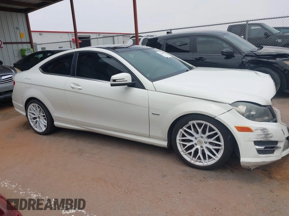 2012 Mercedes-Benz C 250 с VIN WDDGJ4HB0CF848914, выставлен на аукционе IAAI как лот 42360885 с пробегом 171 456 миль миль и . История ставок и продаж доступна на DreamBid. Изображение 14.