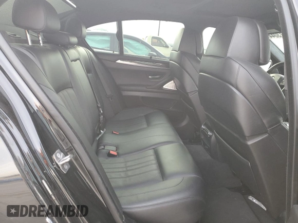 2013 BMW M5 with VIN WBSFV9C58DC772976, listed as a Copart auction lot 84523044 with 93,515 mi miles and Salvage Title. Bid and sale history available at carsss.com. Image 10.