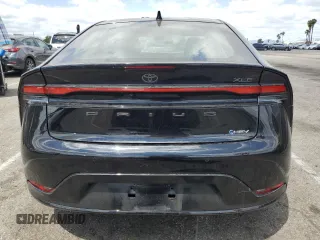 2023 Toyota Prius LE z VIN JTDACAAUXP3005928, wystawiony jako Copart lot #56358905 z przebiegiem 38 417 mil mil oraz Szkoda całkowita • Salvage title. Historia ofert i sprzedaży dostępna na DreamBid. Obrazek 6.