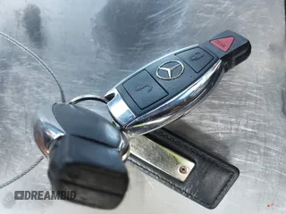 2011 Mercedes-Benz GLK 350 z VIN WDCGG8HB6BF692676, wystawiony jako IAAI lot #41751569 z przebiegiem 208 036 mil mil oraz . Historia ofert i sprzedaży dostępna na DreamBid. Obrazek 11.