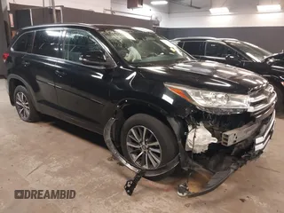 2018 Toyota Highlander SE with VIN 5TDJZRFH9JS494224, listed as a IAAI auction lot 42402768 with 49,912 mi miles and . Bid and sale history available at DreamBid. Image 1.