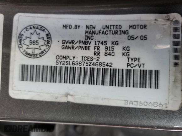 2005 Pontiac Vibe with VIN 5Y2SL63875Z468542, listed as a Copart auction lot 68119624 with 299,999 mi miles and Salvage Title. Bid and sale history available at carsss.com. Image 13.