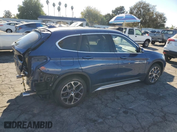 2022 BMW X1 sDrive28i with VIN WBXJG7C0XN5U49445, listed as a Copart auction lot 81754694 with 43,900 mi miles and Salvage Title. Bid and sale history available at carsss.com. Image 3.