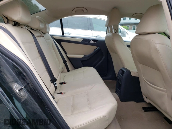2012 Volkswagen Jetta SE z VIN 3VWDP7AJ6CM338790, wystawiony jako Copart lot #56294505 z przebiegiem 154 588 mil mil oraz Czysty tytuł • Clean title. Historia ofert i sprzedaży dostępna na DreamBid. Obrazek 10.