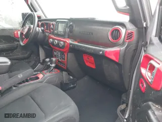 2018 Jeep Wrangler Unlimited Sport S with VIN 1C4HJXDG0JW250952, listed as a IAAI auction lot 41641476 with 117,284 mi miles. Bid and sale history available at carsss.com. Image 5.