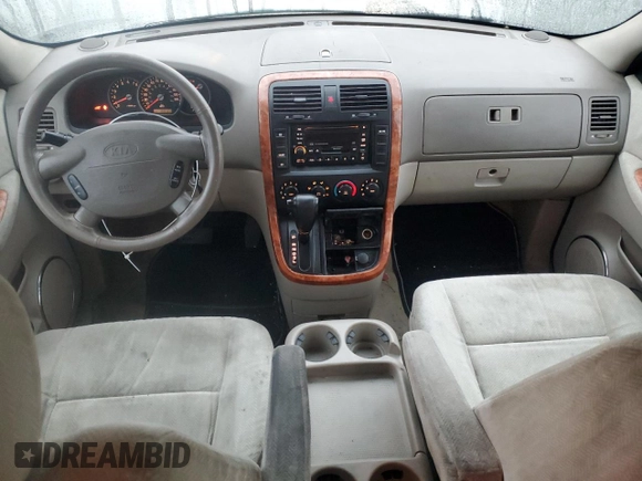 2005 Kia Sedona LX with VIN KNDUP132356753784, listed as a Copart auction lot 85112374 with 169,123 mi miles and Salvage Title. Bid and sale history available at carsss.com. Image 8.