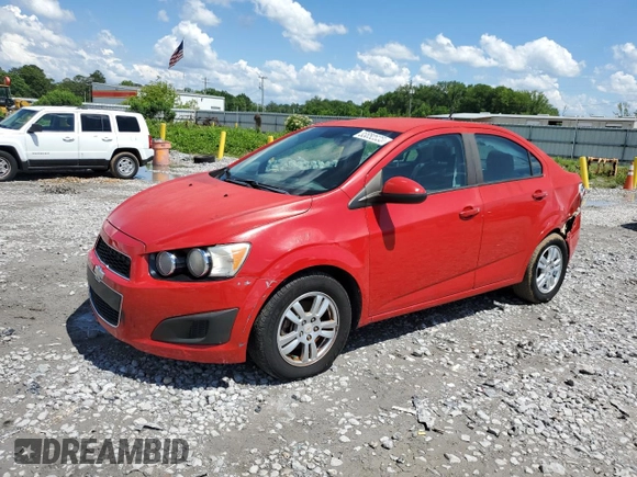2012 Chevrolet Sonic LS z VIN 1G1JA5SH2C4174661, wystawiony jako Copart lot #56650635 z przebiegiem 128 258 mil mil oraz Szkoda całkowita • Salvage title. Historia ofert i sprzedaży dostępna na DreamBid. Obrazek 1.