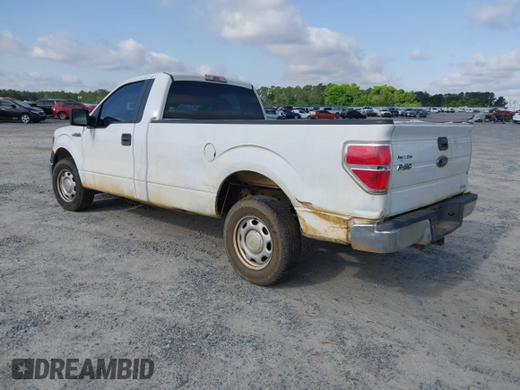 2013 Ford F-150 XL with VIN 1FTMF1CMXDKE37423, listed as a IAAI auction lot 42261679 with 185,759 mi miles and . Bid and sale history available at DreamBid. Image 3.