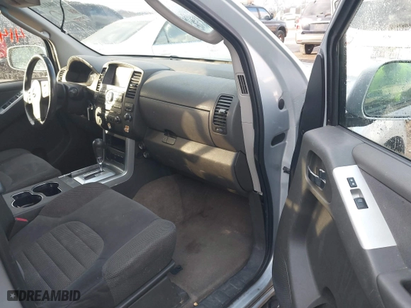 2011 Nissan Pathfinder SV with VIN 5N1AR1NN0BC625399, listed as a IAAI auction lot 41404121 with 201,697 mi miles. Bid and sale history available at carsss.com. Image 5.