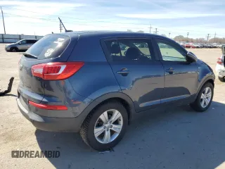 2013 Kia Sportage LX z VIN KNDPBCA29D7459647, wystawiony jako Copart lot #50081725 z przebiegiem 125 855 mil mil oraz Szkoda całkowita • Salvage title. Historia ofert i sprzedaży dostępna na DreamBid. Obrazek 3.