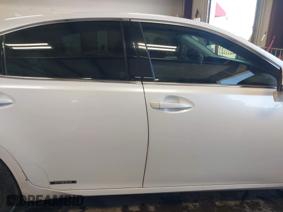 2013 Lexus ES 300h Hybrid with VIN JTHBW1GG4D2036539, listed as a IAAI auction lot 42121701 with 157,855 mi miles. Bid and sale history available at carsss.com. Image 14.