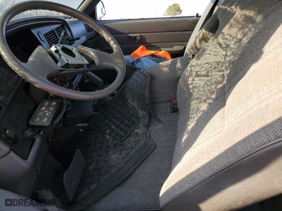 1989 Toyota 4WD Pickups DLX with VIN JT4VN13D9K0004742, listed as a Copart auction lot 74927984 with NaN miles and Salvage Title. Bid and sale history available at carsss.com. Image 7.