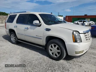 2008 Cadillac Escalade z VIN 1GYEC63818R223070, wystawiony jako Copart lot #60826455 z przebiegiem Nie podano mil oraz Czysty tytuł • Clean title. Historia ofert i sprzedaży dostępna na DreamBid. Obrazek 4.