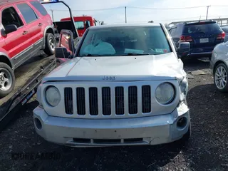 2008 Jeep Patriot Sport z VIN 1J8FF28W78D749498, wystawiony jako IAAI lot #42176034 z przebiegiem 154 625 mil mil oraz . Historia ofert i sprzedaży dostępna na DreamBid. Obrazek 12.