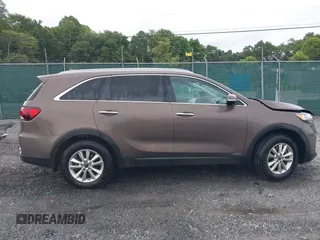 2019 Kia Sorento LX with VIN 5XYPGDA32KG429289, listed as a IAAI auction lot 40030977 with 53,579 mi miles. Bid and sale history available at carsss.com. Image 14.