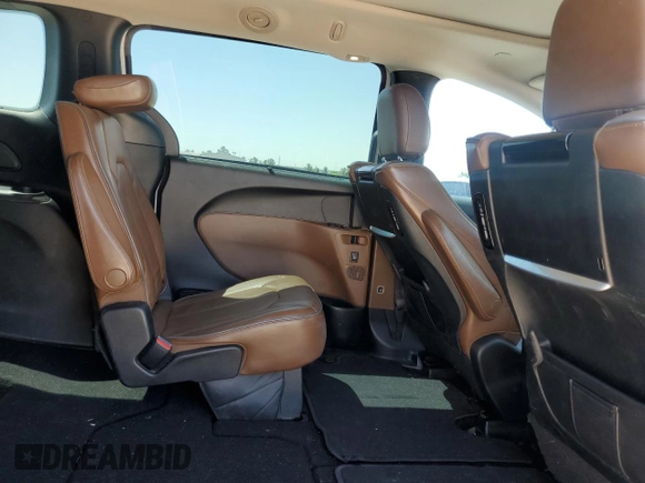2017 Chrysler Pacifica Limited with VIN 2C4RC1GG0HR644056, listed as a Copart auction lot 52430525 with 119,956 mi miles and Salvage Title. Bid and sale history available at DreamBid. Image 11.