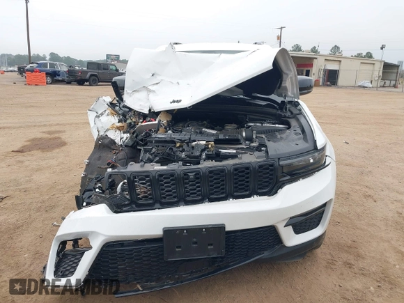 2023 Jeep Grand Cherokee Limited with VIN 1C4RJHBG6PC533640, listed as a IAAI auction lot 41499772 with Not provided miles and . Bid and sale history available at DreamBid. Image 12.