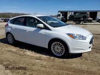 2016 Ford Focus Electric z VIN 1FADP3R42GL277445, wystawiony jako Copart lot #46379555 z przebiegiem 7007 mil mil oraz Tytuł czysty. Historia ofert i sprzedaży dostępna na DreamBid. Obrazek 4.