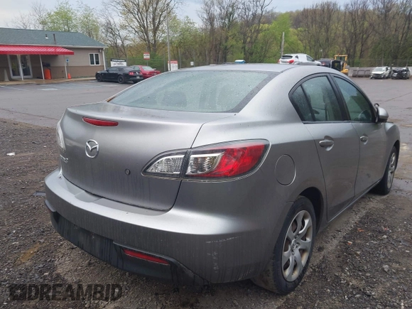 2011 Mazda Mazda3 i Sport with VIN JM1BL1UG0B1401901, listed as a IAAI auction lot 42058681 with 147,060 mi miles. Bid and sale history available at carsss.com. Image 16.