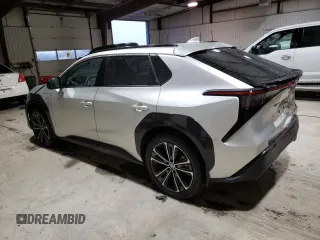 2023 Toyota bZ4X XLE z VIN JTMABACA3PA011958, wystawiony jako Copart lot #78787773 z przebiegiem 9 756 mil mil oraz . Historia ofert i sprzedaży dostępna na DreamBid. Obrazek 2.