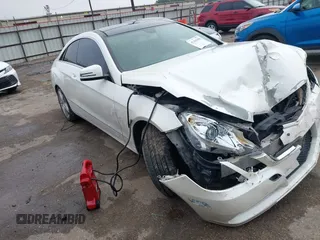 2011 Mercedes-Benz E-Class E 350 with VIN WDDKJ5GB5BF105732, listed as a IAAI auction lot 41465488 with 169,086 mi miles. Bid and sale history available at carsss.com. Image 1.