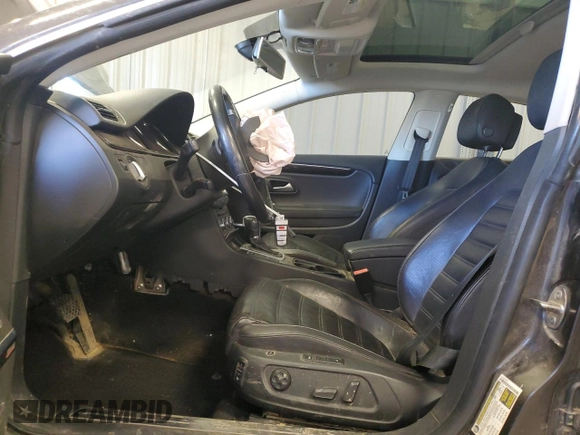 2013 Volkswagen CC Executive z VIN WVWGU7AN2DE530985, wystawiony jako Copart lot #48501095 z przebiegiem Nie podano mil oraz Czysty tytuł • Clean title. Historia ofert i sprzedaży dostępna na DreamBid. Obrazek 7.