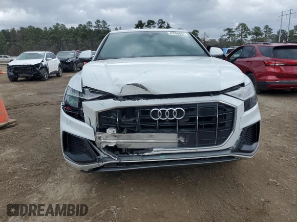 2021 Audi Q8 Premium Plus z VIN WA1EVAF18MD004657, wystawiony jako Copart lot #45008865 z przebiegiem 42 489 mil mil oraz Szkody całkowita. Historia ofert i sprzedaży dostępna na DreamBid. Obrazek 5.