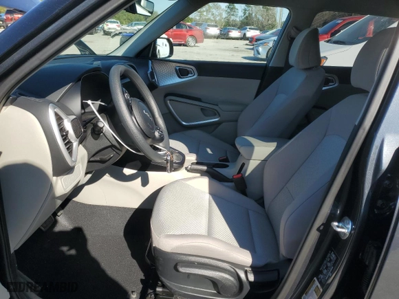 2025 Kia Soul LX with VIN KNDJ23AU0S7248468, listed as a Copart auction lot 45850425 with 5,527 mi miles and Salvage Title. Bid and sale history available at carsss.com. Image 7.