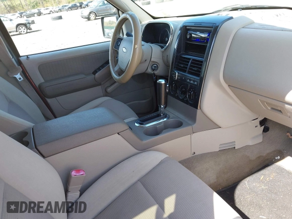 2006 Ford Explorer XLT with VIN 1FMEU73E26UB58007, listed as a IAAI auction lot 42155292 with 129,592 mi miles. Bid and sale history available at carsss.com. Image 5.