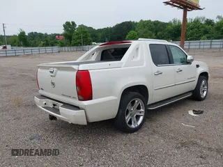 2007 Cadillac Escalade EXT with VIN 3GYFK62817G141539, listed as a IAAI auction lot 42022337 with 211,440 mi miles. Bid and sale history available at carsss.com. Image 4.