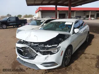 2018 Buick Regal Sportback Essence with VIN W04GP6SXXJ1124449, listed as a IAAI auction lot 41387526 with NaN miles. Bid and sale history available at carsss.com. Image 17.