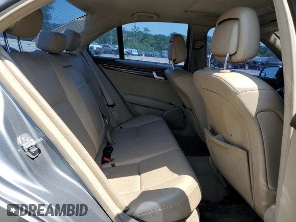 2013 Mercedes-Benz C 350 Sport z VIN WDDGF5HBXDR272336, wystawiony jako Copart lot #59851155 z przebiegiem 189 350 mil mil oraz Czysty tytuł • Clean title. Historia ofert i sprzedaży dostępna na DreamBid. Obrazek 10.
