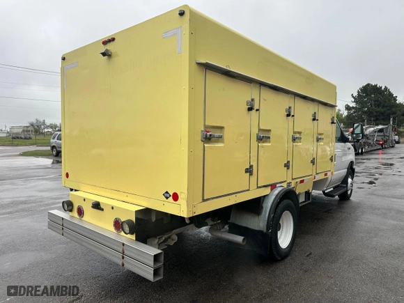 2019 Ford Econoline Commercial Cutaway with VIN 1FDXE4FS8KDC19330, listed as a Copart auction lot 52434565 with 70,126 mi miles and Clean Title. Bid and sale history available at carsss.com. Image 4.