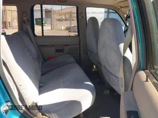 1993 Ford Explorer Eddie Bauer z VIN 1FMDU34X1PUD33031, wystawiony jako IAAI lot #42477303 z przebiegiem 65 324 mil mil oraz . Historia ofert i sprzedaży dostępna na DreamBid. Obrazek 8.