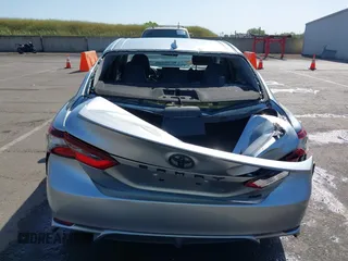 2022 Toyota Camry SE z VIN 4T1G11AK3NU638448, wystawiony jako IAAI lot #42087578 z przebiegiem 58 529 mil mil oraz . Historia ofert i sprzedaży dostępna na DreamBid. Obrazek 16.