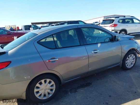 2014 Nissan Versa S with VIN 3N1CN7AP8EK462733, listed as a IAAI auction lot 41178658 with 109,074 mi miles. Bid and sale history available at carsss.com. Image 14.