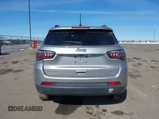 2022 Jeep Compass Latitude with VIN 3C4NJDBB6NT123062, listed as a IAAI auction lot 41770366 with 28,375 mi miles and . Bid and sale history available at DreamBid. Image 16.