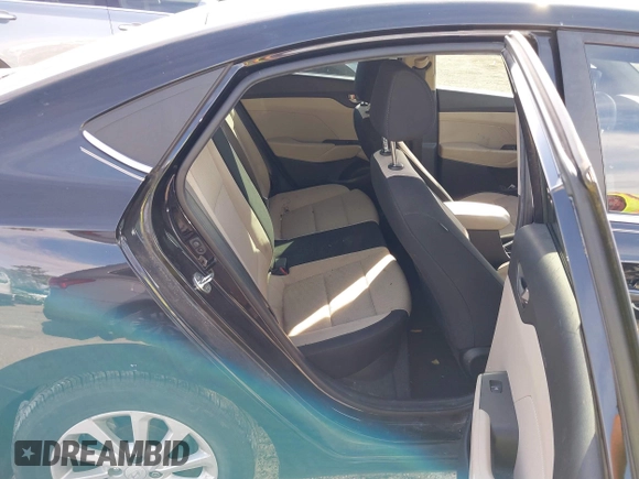 2019 Hyundai Accent SE with VIN 3KPC24A32KE060928, listed as a IAAI auction lot 41190538 with 81,971 mi miles. Bid and sale history available at carsss.com. Image 8.
