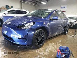 2022 Tesla Model Y Long Range with VIN 7SAYGDEE9NF426887, listed as a Copart auction lot 49910725 with 47,379 mi miles and Salvage Title. Bid and sale history available at carsss.com. Image 1.