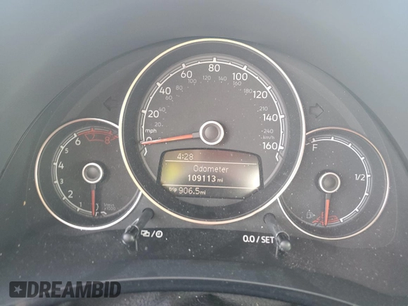 2017 Volkswagen Beetle Fleet z VIN 3VWF17AT4HM625936, wystawiony jako Copart lot #52192265 z przebiegiem 109 113 mil mil oraz Czysty tytuł • Clean title. Historia ofert i sprzedaży dostępna na DreamBid. Obrazek 9.