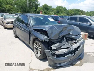 2015 BMW 3 Series 328i с VIN WBA3A5G5XFNS88465, выставлен на аукционе IAAI как лот 42676570 с пробегом 125 139 миль миль и . История ставок и продаж доступна на DreamBid. Изображение 1.