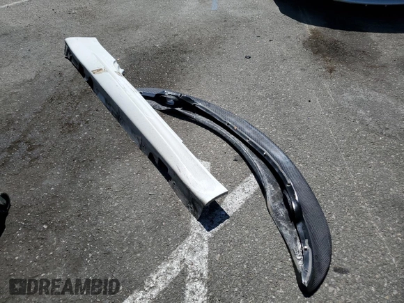 2012 BMW M3 с VIN WBSKG9C5XCE797910, выставлен на аукционе Copart как лот 69233364 с пробегом 95 977 миль миль и Списание • Salvage title. История ставок и продаж доступна на DreamBid. Изображение 14.