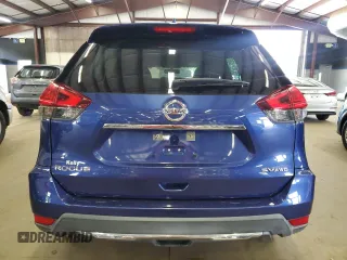 2017 Nissan Rogue SV z VIN KNMAT2MV4HP602321, wystawiony jako Copart lot #60622935 z przebiegiem 92 527 mil mil oraz Czysty tytuł • Clean title. Historia ofert i sprzedaży dostępna na DreamBid. Obrazek 6.