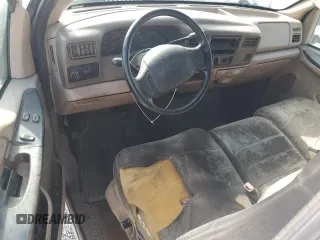 1999 Ford F-250 XL с VIN 1FTNF20L3XEA99923, выставлен на аукционе Copart как лот 58765435 с пробегом 559 043 миль миль и Списание • Salvage title. История ставок и продаж доступна на DreamBid. Изображение 8.