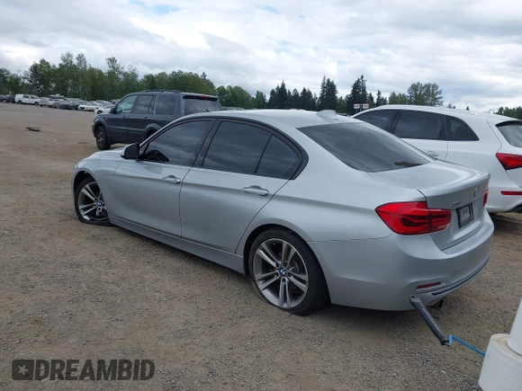 2017 BMW 3 Series 320i xDrive с VIN WBA8A3C36HK692592, выставлен на аукционе IAAI как лот 42218917 с пробегом 72 344 миль миль и . История ставок и продаж доступна на DreamBid. Изображение 3.
