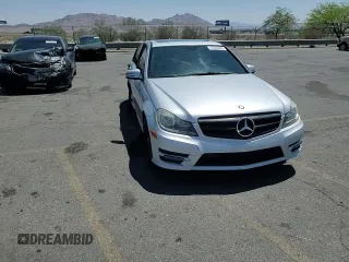 2013 Mercedes-Benz C 250 Sport с VIN WDDGF4HB9DA817435, выставлен на аукционе Copart как лот 57405835 с пробегом 137 056 миль миль и Списание • Salvage title. История ставок и продаж доступна на DreamBid. Изображение 13.