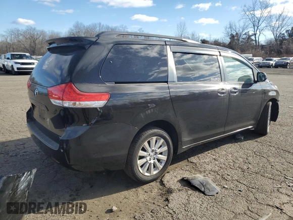 2014 Toyota Sienna Limited z VIN 5TDDK3DC5ES083494, wystawiony jako Copart lot #88325745 z przebiegiem 130 476 mil mil oraz Szkoda całkowita • Salvage title. Historia ofert i sprzedaży dostępna na DreamBid. Obrazek 3.
