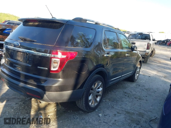 2015 Ford Explorer XLT with VIN 1FM5K7D82FGC02049, listed as a IAAI auction lot 42018044 with 114,237 mi miles and . Bid and sale history available at DreamBid. Image 4.