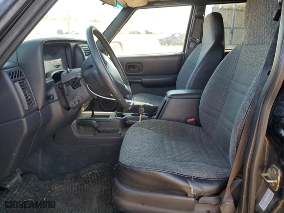 2001 Jeep Cherokee Sport with VIN 1J4FF48S01L626387, listed as a Copart auction lot 48477955 with 262,178 mi miles and Clean Title. Bid and sale history available at carsss.com. Image 7.