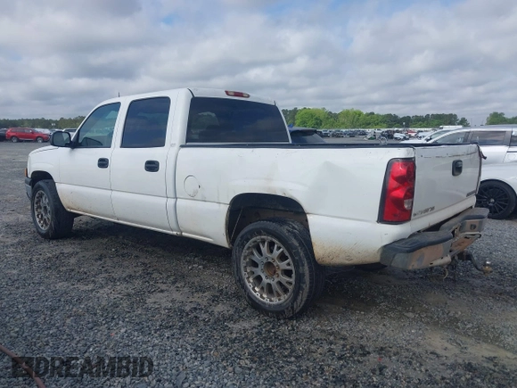 2005 Chevrolet Silverado 1500HD LT z VIN 1GCGC13U85F821460, wystawiony jako IAAI lot #42150934 z przebiegiem 272 356 mil mil oraz . Historia ofert i sprzedaży dostępna na DreamBid. Obrazek 3.